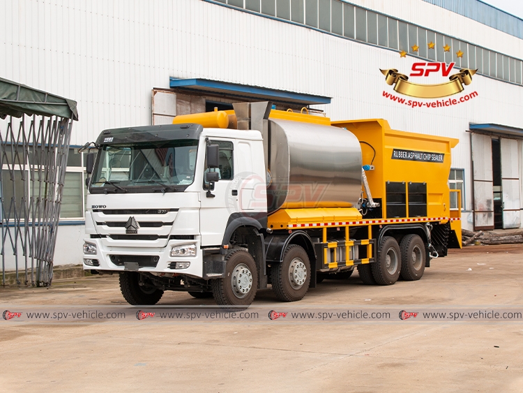 Rubber Asphalt Chip Sealer Sinotruk HOWO - LF